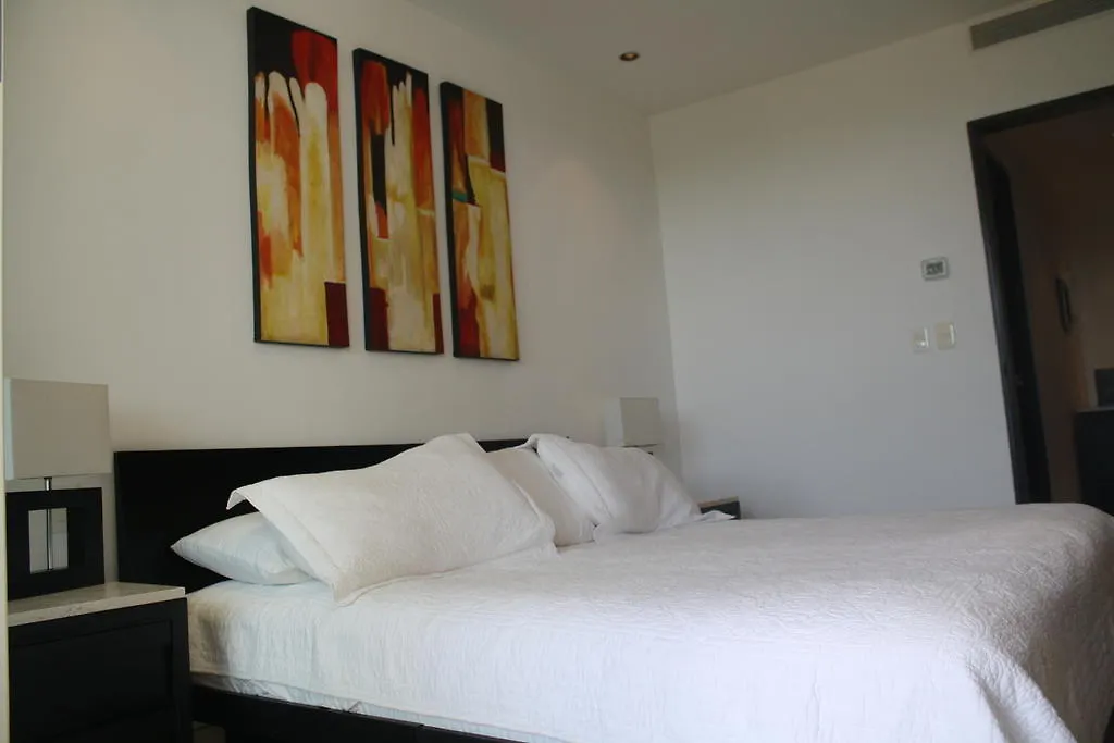 פלאייה דל כרמן The Elements Oceanfront & Beachside Condo Hotel מלון דירות פלאייה דל כרמן