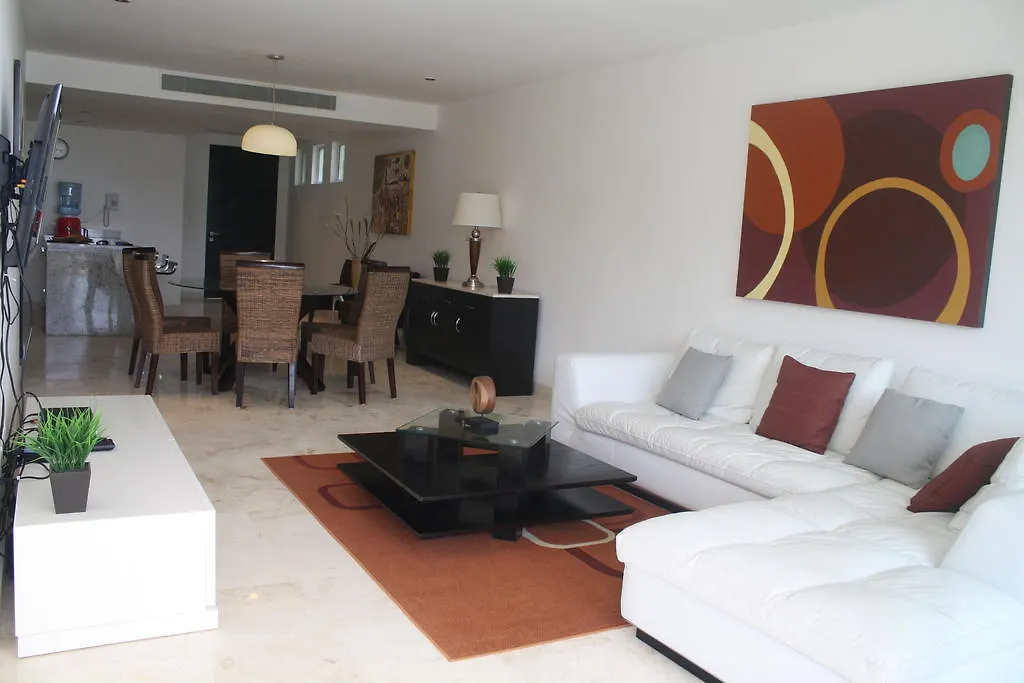 פלאייה דל כרמן The Elements Oceanfront & Beachside Condo Hotel פלאייה דל כרמן