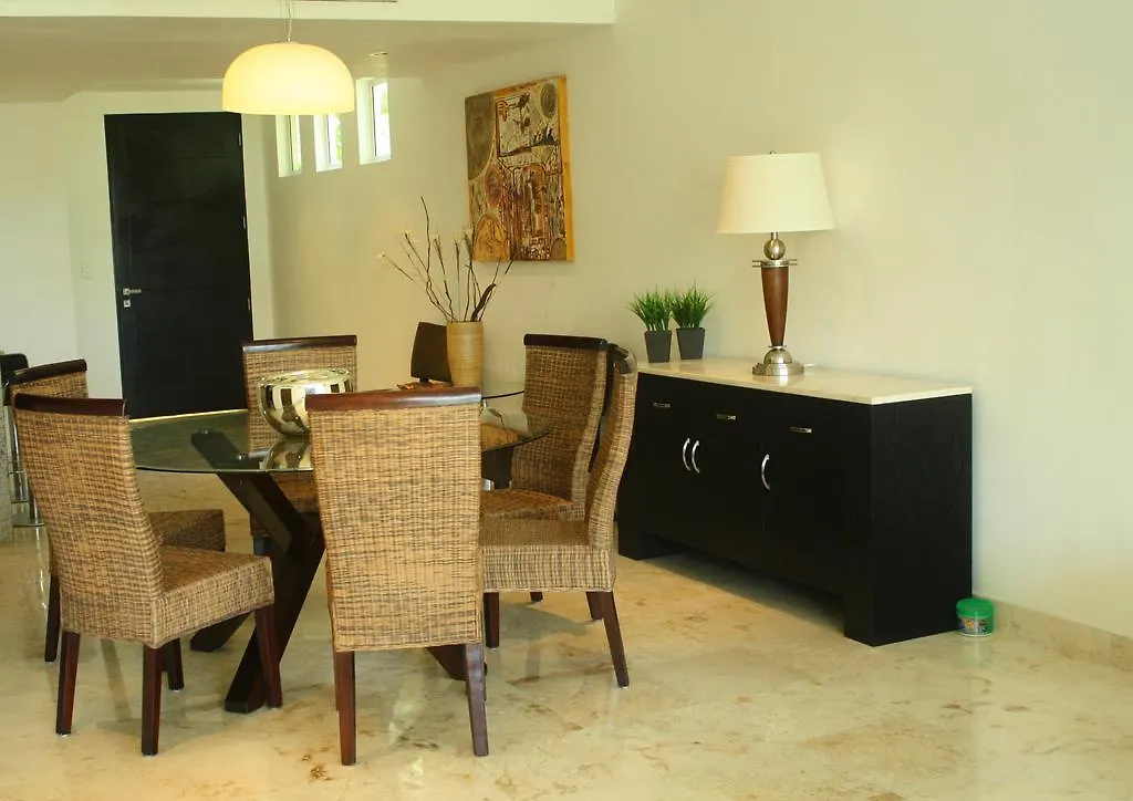 פלאייה דל כרמן The Elements Oceanfront & Beachside Condo Hotel 4*, פלאייה דל כרמן מקסיקו
