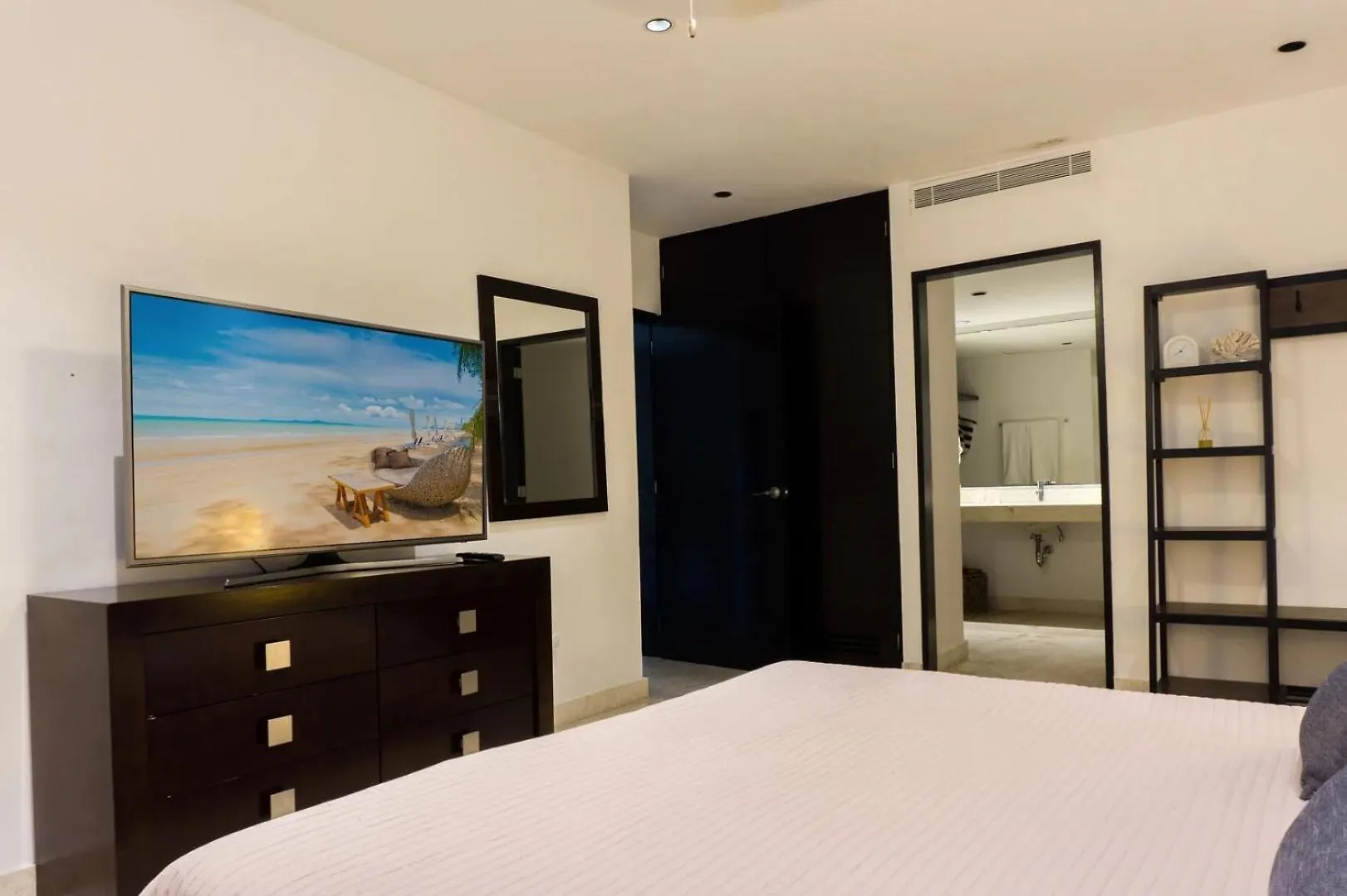 מלון דירות פלאייה דל כרמן The Elements Oceanfront & Beachside Condo Hotel