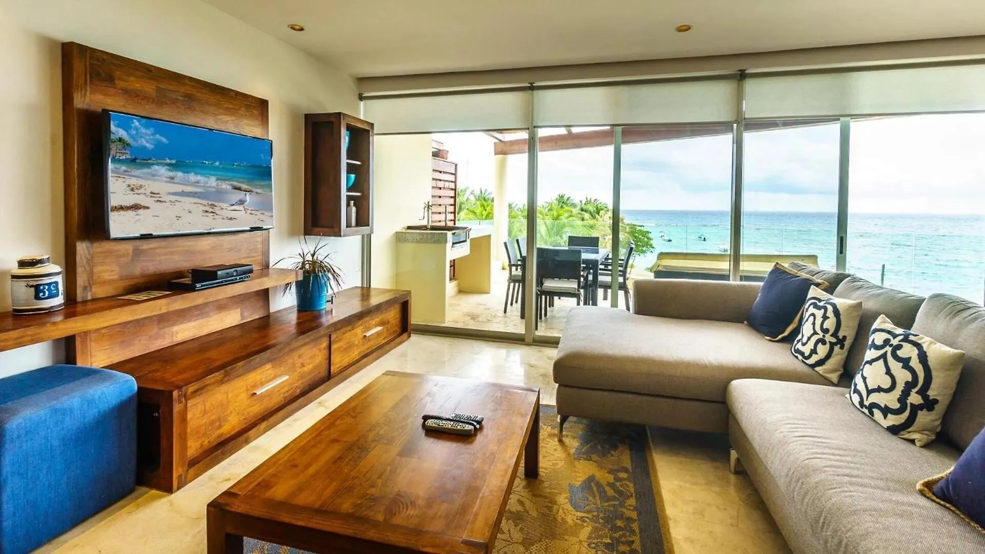 פלאייה דל כרמן The Elements Oceanfront & Beachside Condo Hotel מקסיקו