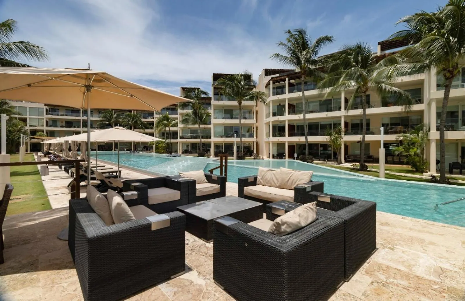 מלון דירות פלאייה דל כרמן The Elements Oceanfront & Beachside Condo Hotel