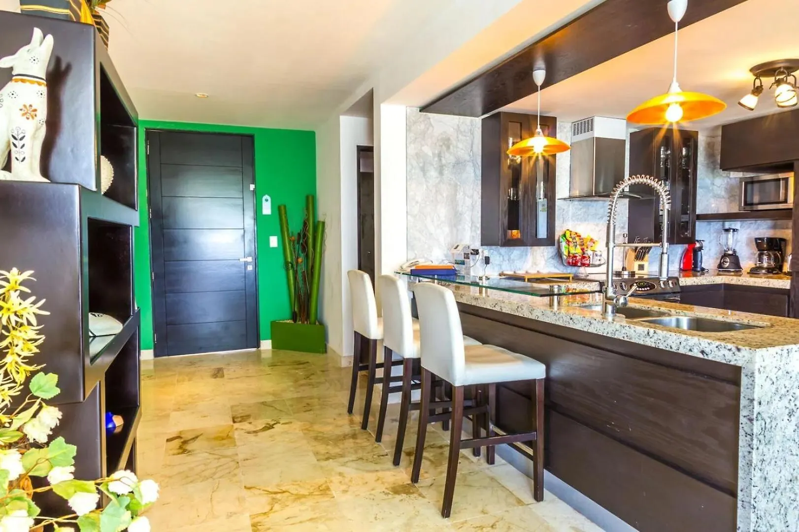 מלון דירות פלאייה דל כרמן The Elements Oceanfront & Beachside Condo Hotel