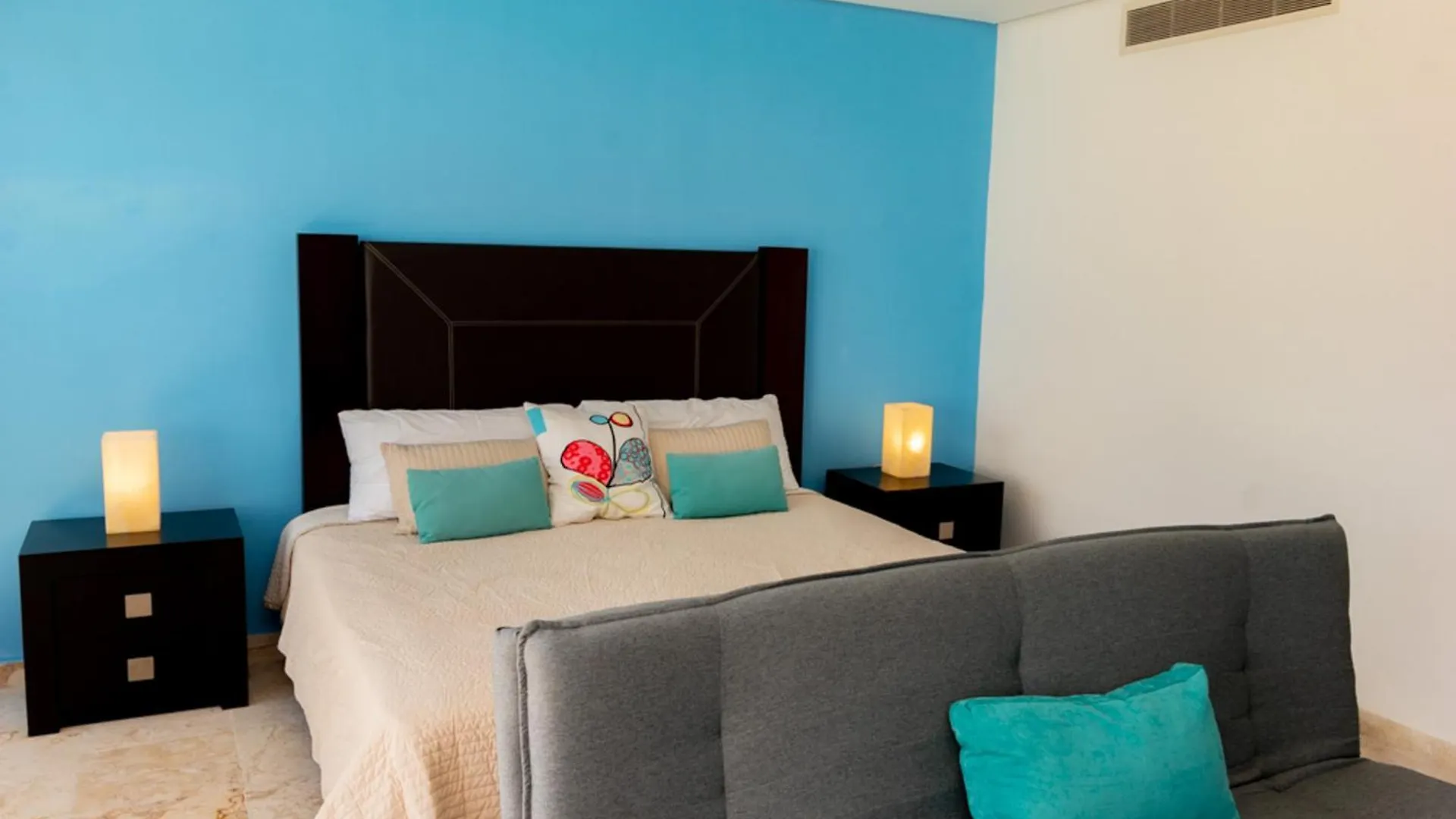 פלאייה דל כרמן The Elements Oceanfront & Beachside Condo Hotel מלון דירות פלאייה דל כרמן