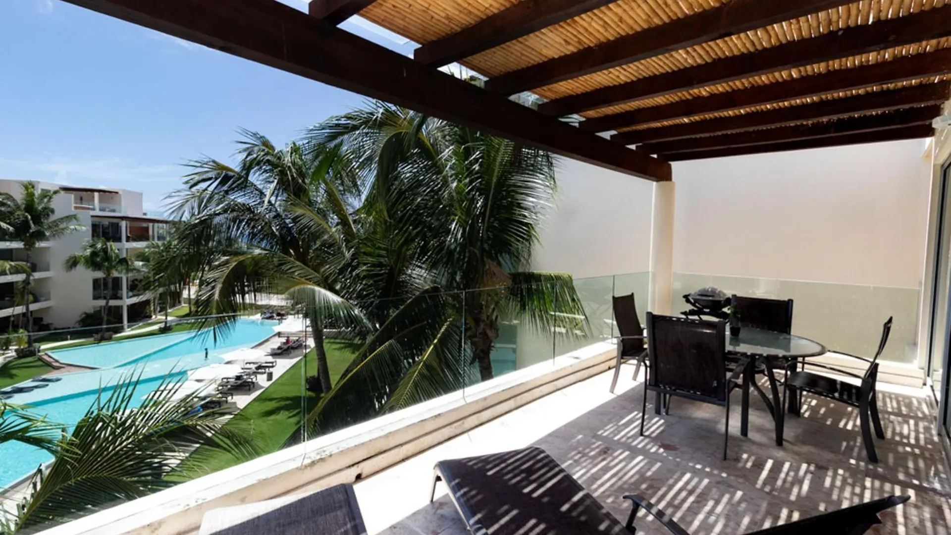 **** מלון דירות פלאייה דל כרמן The Elements Oceanfront & Beachside Condo Hotel מקסיקו