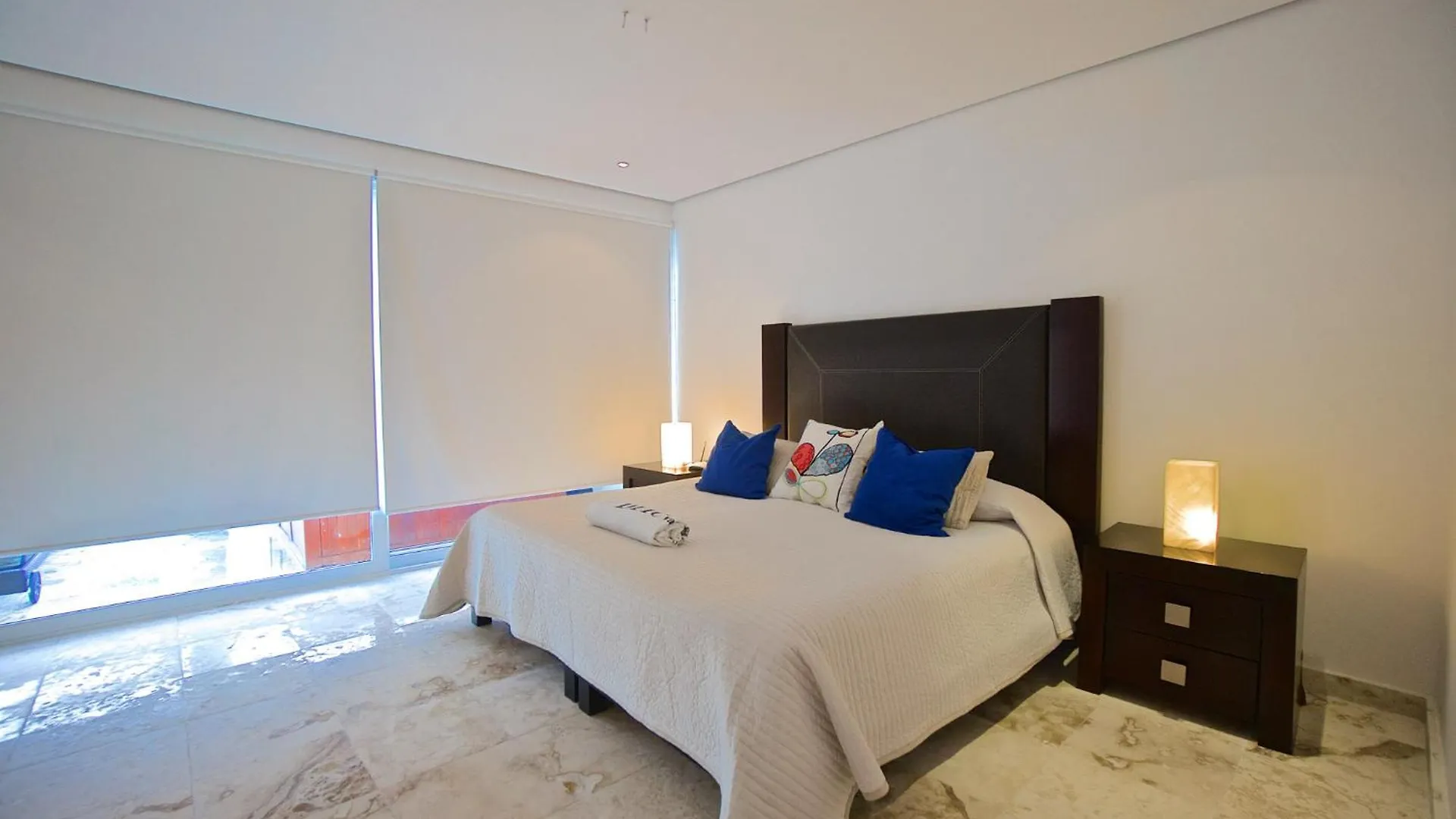 פלאייה דל כרמן The Elements Oceanfront & Beachside Condo Hotel פלאייה דל כרמן