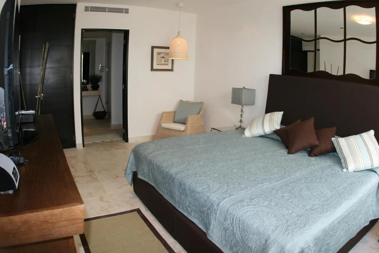 פלאייה דל כרמן The Elements Oceanfront & Beachside Condo Hotel פלאייה דל כרמן